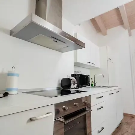 Penthouse Near Piazza Duomo Goldensuitesitaly914 * Trento